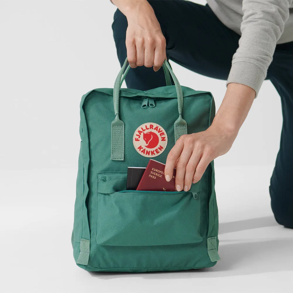 Fjällräven Kånken Black Backpack (Unisex)