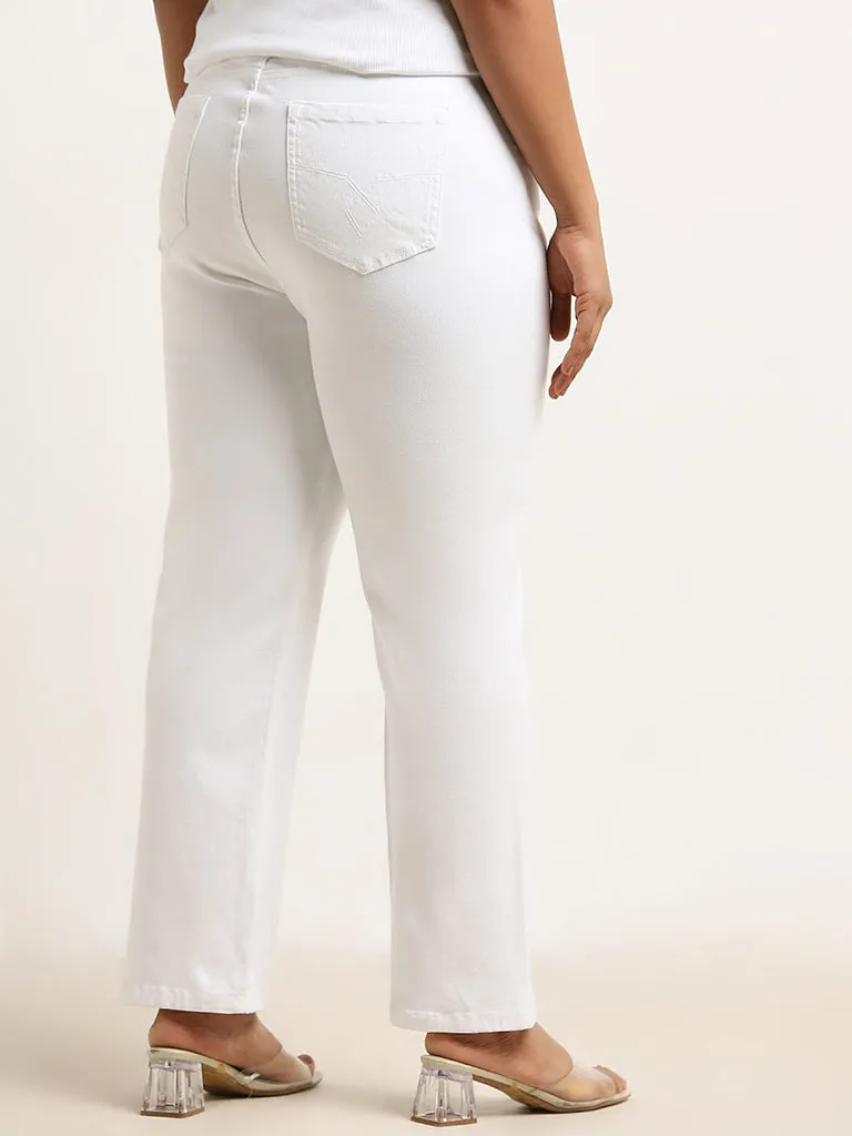 Gia White Relaxed - Fit Mid - Rise Jeans